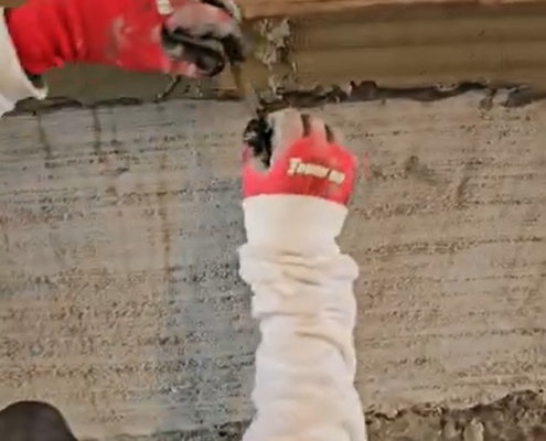 国の重要文化財の蔵をモルタル造形と造形左官で制作する職人の施工風景